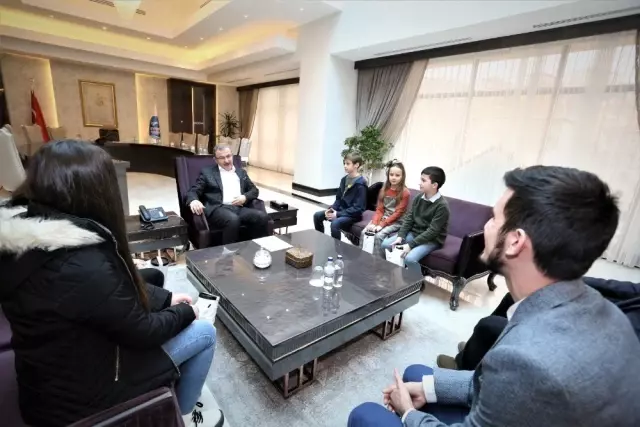 Rami Bilgi Evi öğrencilerinden 'Dev Mektup Projesi' Rami Bilgi Evi öğrencilerinden 'Dev Mektup Projesi'