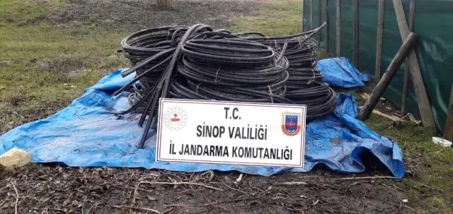 Sinop'ta 200 bin liralık enerji nakil kablosu çalan zanlılara suçüstü