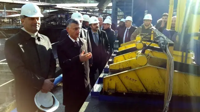 Vali Bektaş, mini lavuar tesisini inceledi Vali Bektaş, mini lavuar tesisini inceledi