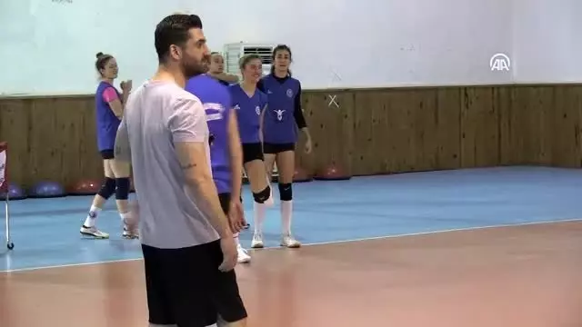Voleybolda Aydın Büyükşehir Belediyespor, Arelya Karasoy ile anlaştı Voleybolda Aydın Büyükşehir Belediyespor, Arelya Karasoy ile anlaştı