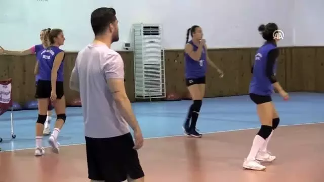 Voleybolda Aydın Büyükşehir Belediyespor, Arelya Karasoy ile anlaştı Voleybolda Aydın Büyükşehir Belediyespor, Arelya Karasoy ile anlaştı