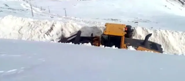Yüksekova'da kar kalınlığı 5 metreyi geçti Yüksekova'da kar kalınlığı 5 metreyi geçti
