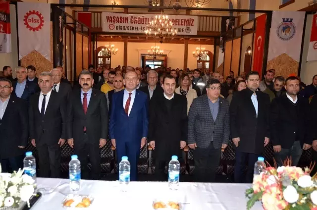 Turgutlu Belediyesi'nden çalışanlara yüzde 35 zam ve kadınlara ayda bir gün izin.