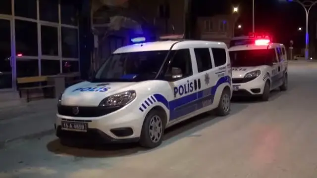 Burdur husumetli oldukları kişiyi bıçaklayan baba tutuklandı, oğlu serbest Burdur husumetli oldukları kişiyi bıçaklayan baba tutuklandı, oğlu serbest