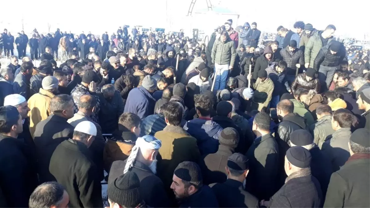 Çaldıran Belediye Başkanı Ensari'nin acı günü