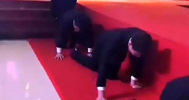 Çin'de satış hedeflerini tutturamayan şirket çalışanları ceza olarak emekletildi!