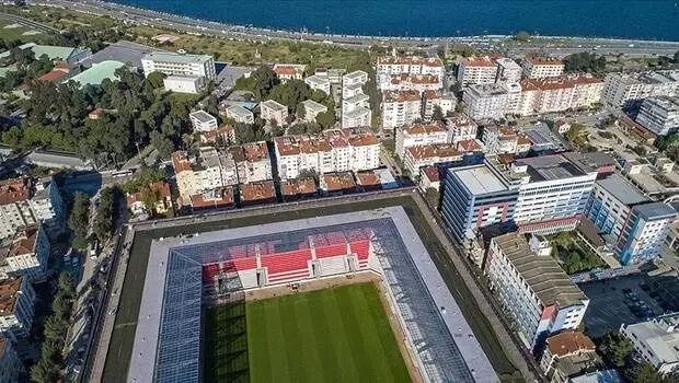 Göztepe'nin yeni stadı, Beşiktaş maçıyla kapılarını açıyor Göztepe'nin yeni stadı, Beşiktaş maçıyla kapılarını açıyor