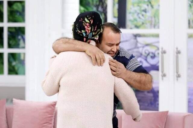 Karısı başka bir adama kaçan Recep Özsoy, Esra Erol'un programında gözyaşlarına boğuldu