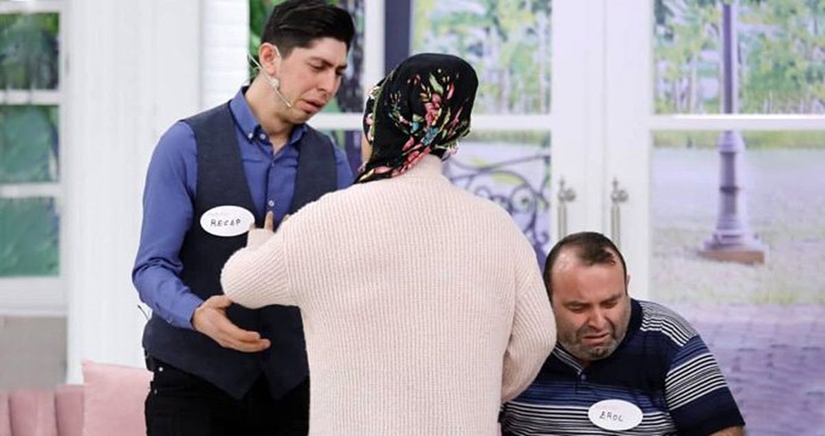 Karısı başka bir adama kaçan Recep Özsoy, Esra Erol'un programında gözyaşlarına boğuldu