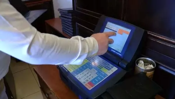 Kredi kartları restoranlarda bahşiş kültürünü bitiriyor Kredi kartları restoranlarda bahşiş kültürünü bitiriyor