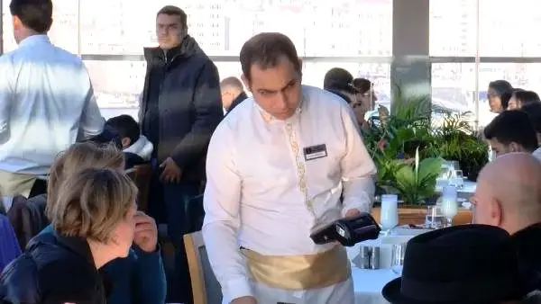 Kredi kartları restoranlarda bahşiş kültürünü bitiriyor Kredi kartları restoranlarda bahşiş kültürünü bitiriyor