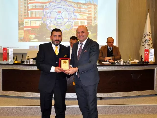 KUTSO'ya yeni kayıt olan işletmelere üyelik beratı