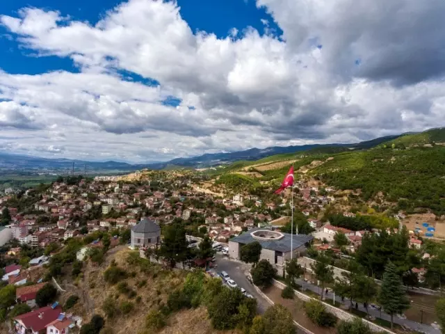 Tarihi Niksar Kalesi 2020 yılı yatırım programına alındı Tarihi Niksar Kalesi 2020 yılı yatırım programına alındı