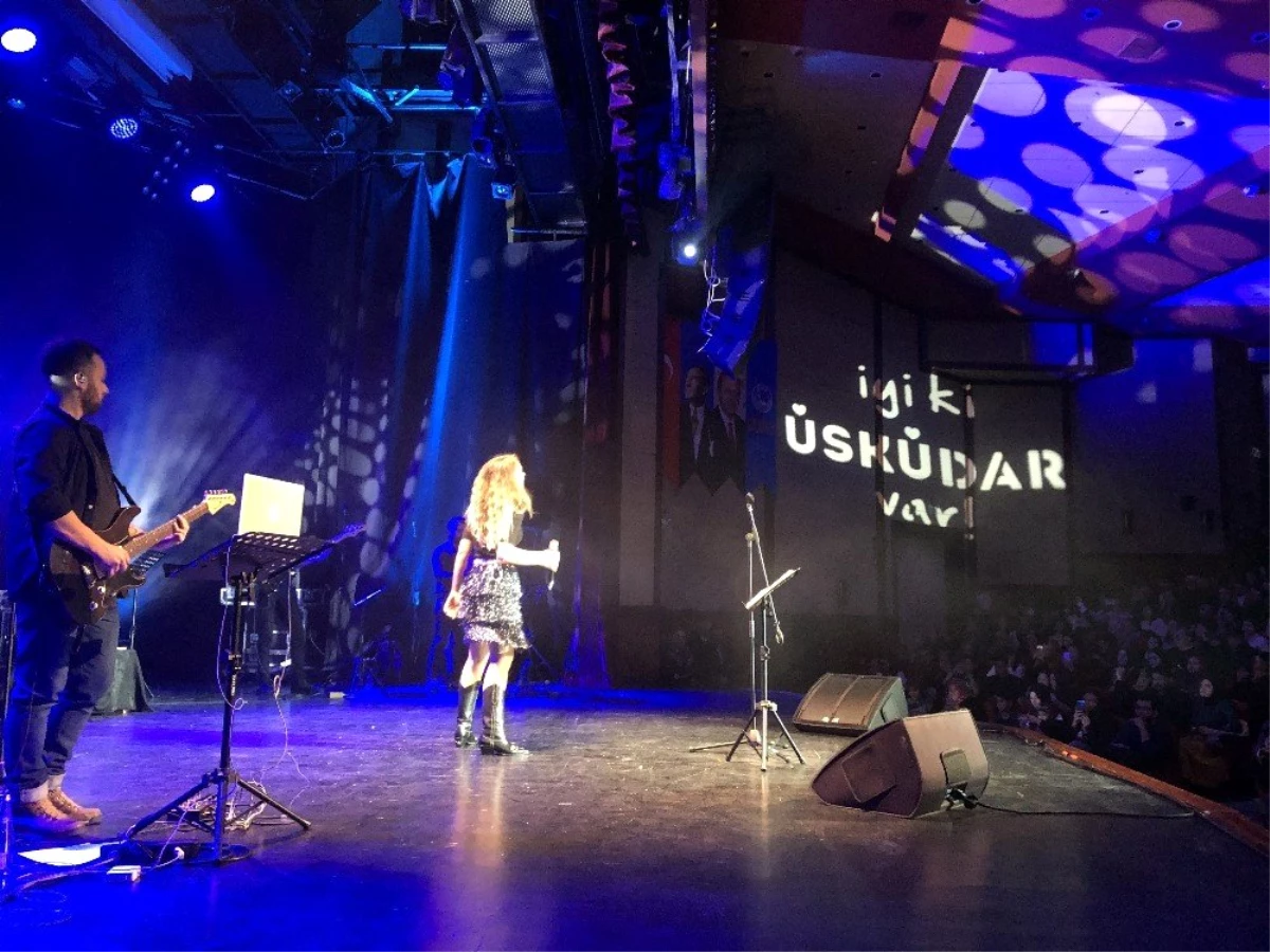 Üsküdar'da konser veren Irmak Arıcı'dan yeni şarkı mesajı ...
