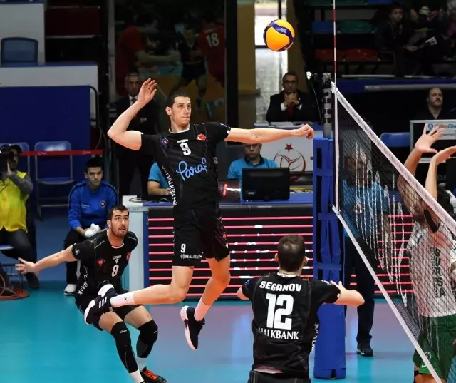 AXA Sigorta Efeler Ligi: Halkbank ANKARA: 3 -Bursa B.Ş. Bld.: 1 AXA Sigorta Efeler Ligi: Halkbank ANKARA: 3 -Bursa B.Ş. Bld.: 1