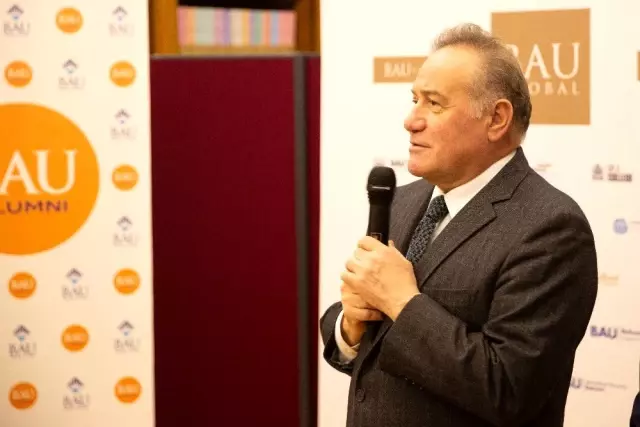 Bahçeşehir Üniversitesi mezunları Londra'da 3. kez buluştu Bahçeşehir Üniversitesi mezunları Londra'da 3. kez buluştu