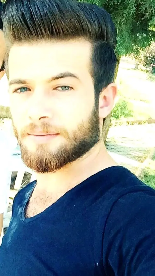 Bıçaklanan Emre, 2 gün sonra yaşamını yitirdi Bıçaklanan Emre, 2 gün sonra yaşamını yitirdi