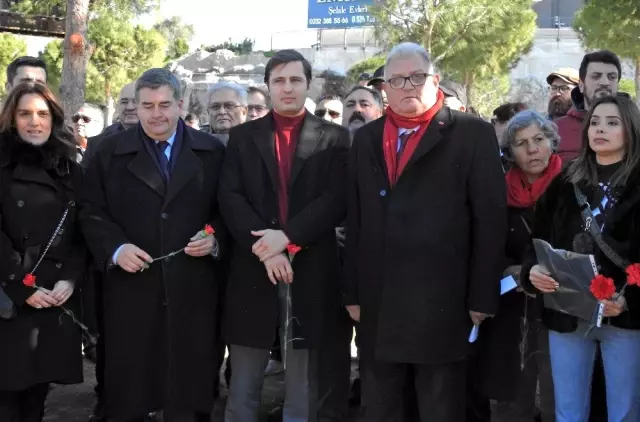 Çeşme'de Uğur Mumcu için duygusal anma Çeşme'de Uğur Mumcu için duygusal anma
