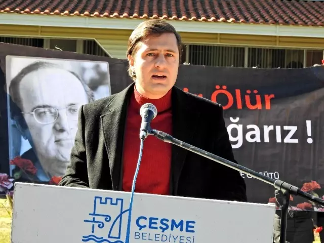 Çeşme'de Uğur Mumcu için duygusal anma Çeşme'de Uğur Mumcu için duygusal anma
