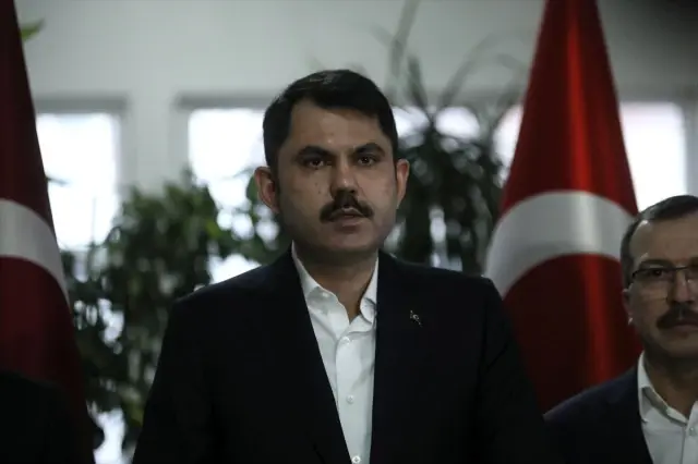 Çevre ve Şehircilik Bakanı Murat Kurum: '(Akhisar'daki deprem) Yapıları ağır hasar gören... Çevre ve Şehircilik Bakanı Murat Kurum: '(Akhisar'daki deprem) Yapıları ağır hasar gören...