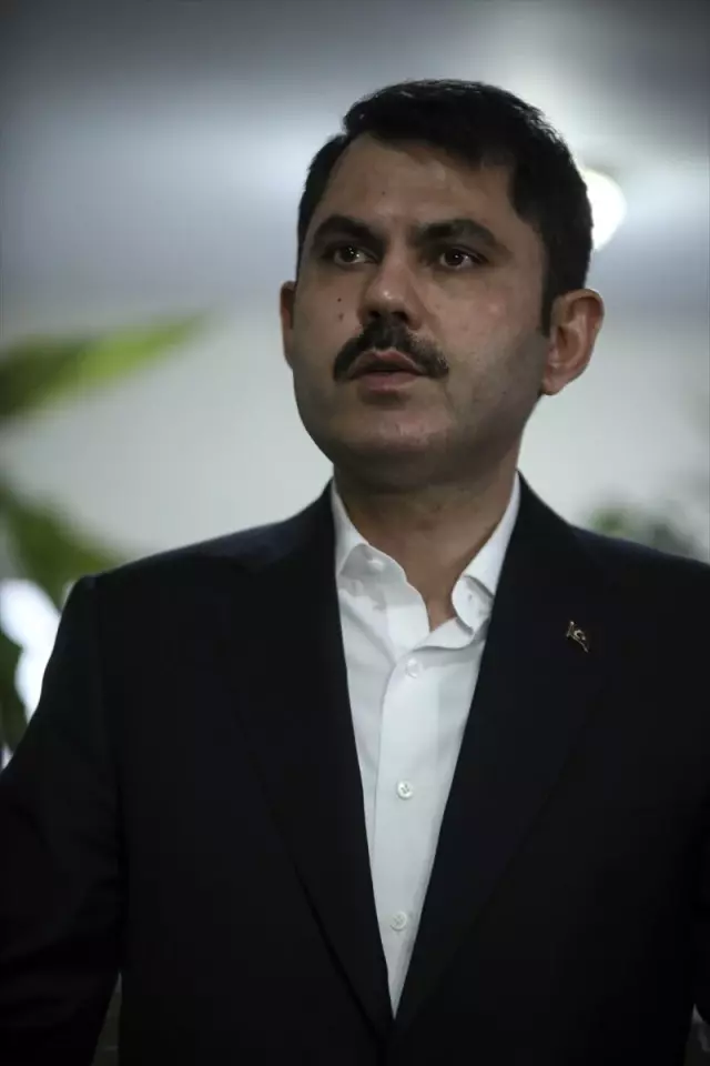 Çevre ve Şehircilik Bakanı Murat Kurum: '(Akhisar'daki deprem) Yapıları ağır hasar gören... Çevre ve Şehircilik Bakanı Murat Kurum: '(Akhisar'daki deprem) Yapıları ağır hasar gören...