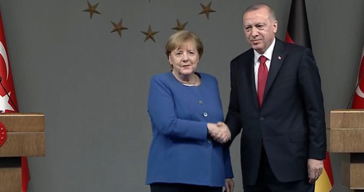 Cumhurbaşkanı Erdoğan, Merkel'e 'Sayın Başbakan' diye hitap eden basın mensubunu düzeltti