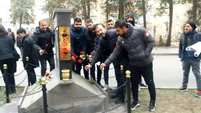 Diyarbakırspor'dan Ali Gaffar Okkan'a karanfilli anma