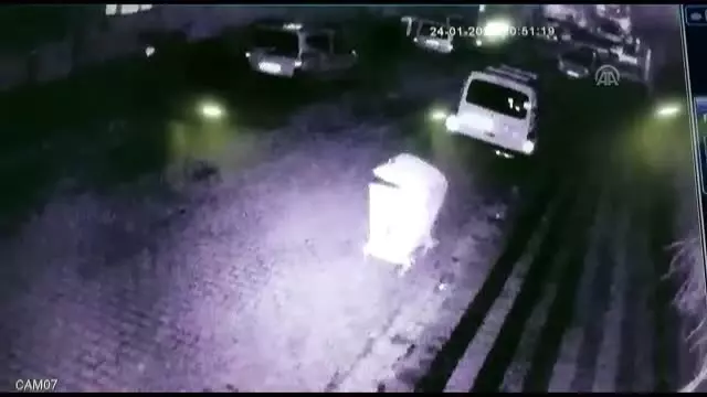 Elazığ'daki deprem Diyarbakır'da da hissedildi Elazığ'daki deprem Diyarbakır'da da hissedildi