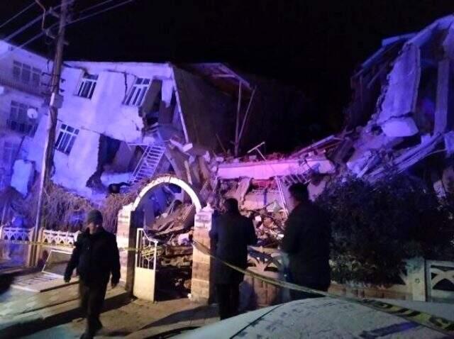 Elazığ'daki şiddetli depremin ardından ilk kareler.