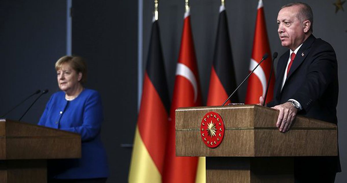 Erdoğan ile Merkel görüşmesinde imza tartışması! Erdoğan uyardı, Merkel düzeltti