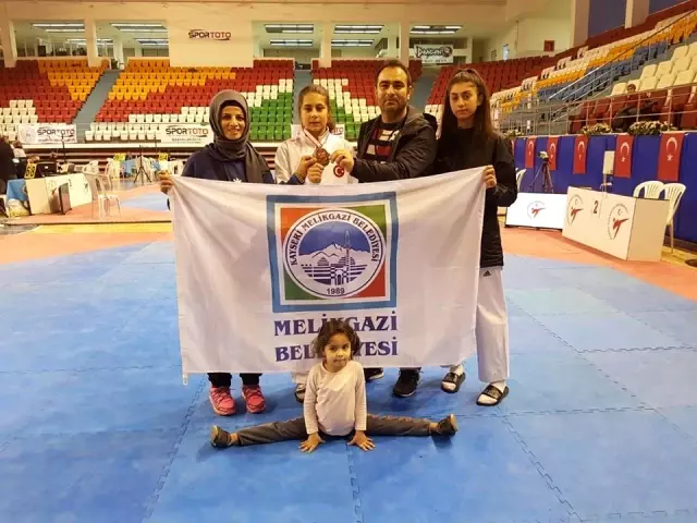 Fatma Arslan, Gençler Taekwondo Şampiyonası'nda Türkiye Üçüncüsü oldu