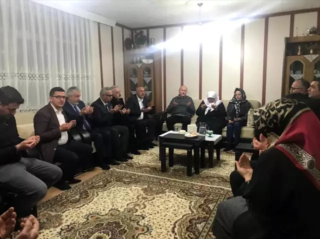 İçişleri Bakanı Süleyman Soylu Isparta'da taziye ziyareti yaptı İçişleri Bakanı Süleyman Soylu Isparta'da taziye ziyareti yaptı