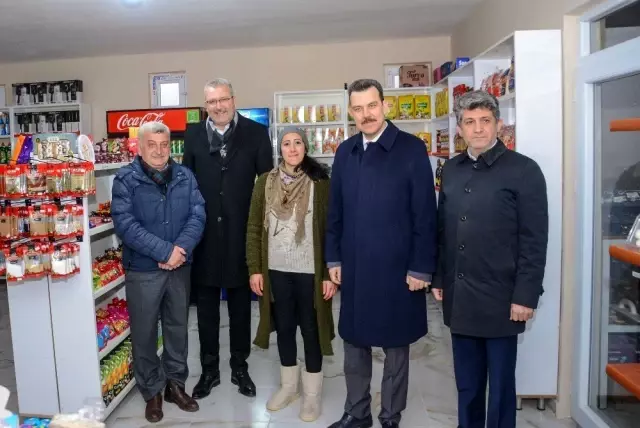 Karacabey'de kırsal kesime hizmetler sürüyor Karacabey'de kırsal kesime hizmetler sürüyor
