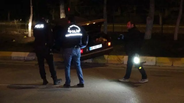 Kız çocuğunu kaçıran uzman çavuş, linç girişiminden havaya ateş açarak kurtuldu Kız çocuğunu kaçıran uzman çavuş, linç girişiminden havaya ateş açarak kurtuldu