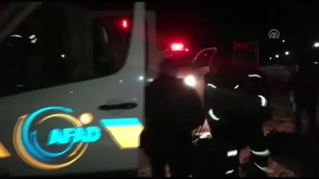 Kurtarma ekipleri, deprem nedeniyle Elazığ'a gönderildi Kurtarma ekipleri, deprem nedeniyle Elazığ'a gönderildi