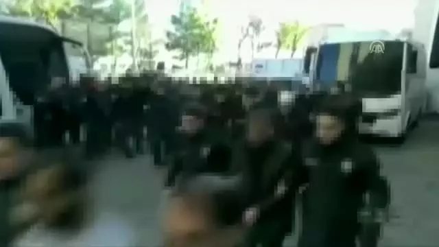 PKK operasyonunda yakalanan 34 şüpheli tutuklandı PKK operasyonunda yakalanan 34 şüpheli tutuklandı