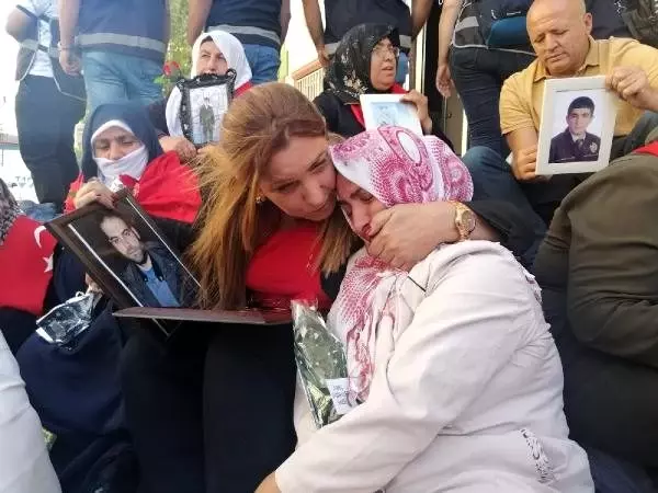 Sendikadan ihraç edilen öğretmen: Anneleri ziyarete bireysel gittik