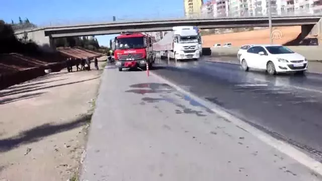 Seyir halindeki otomobil yandı