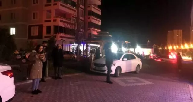 Son Dakika: Hulusi Akar'dan deprem sonrası ilk açıklama: İl merkezi ve askeri tesislerden olumsuz bir haber yok