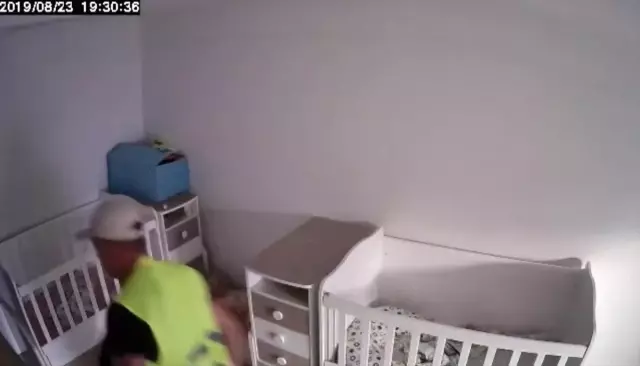 Tutuklanan 'Peruklu hırsız'ın Hülya Avşar'ın evinin soyulmasıyla ilgili arandığı ortaya çıktı Tutuklanan 'Peruklu hırsız'ın Hülya Avşar'ın evinin soyulmasıyla ilgili arandığı ortaya çıktı