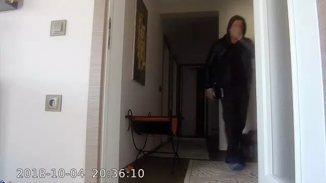 Tutuklanan 'Peruklu hırsız'ın Hülya Avşar'ın evinin soyulmasıyla ilgili arandığı ortaya çıktı Tutuklanan 'Peruklu hırsız'ın Hülya Avşar'ın evinin soyulmasıyla ilgili arandığı ortaya çıktı