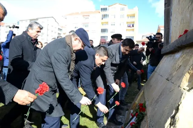 Uğur Mumcu, memleketi Kırşehir'de anıldı Uğur Mumcu, memleketi Kırşehir'de anıldı