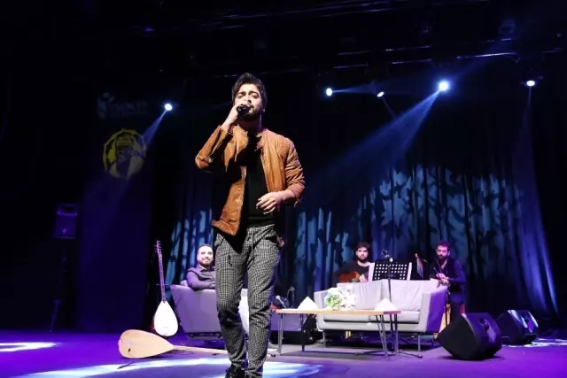 Yusuf Güney 'Arabesk'in Kralları'nı taklit etti