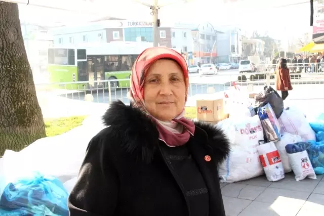 6 yaşındaki Muhammet, Elazığ'a yardım olarak üzerindeki montu bağışladı 6 yaşındaki Muhammet, Elazığ'a yardım olarak üzerindeki montu bağışladı
