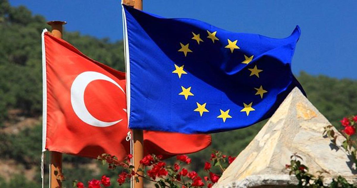 AB'den Elazığ'daki deprem için 'dayanışma' mesajları geldi
