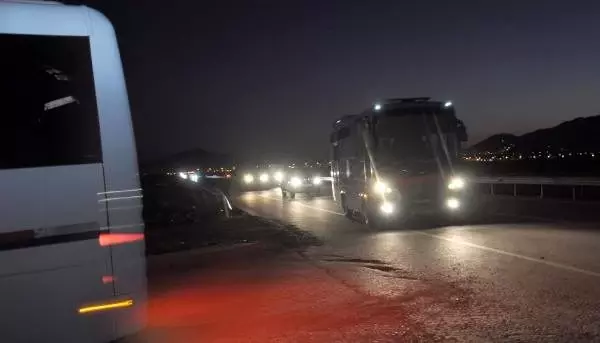 Adıyaman'daki 200 mahkum İslahiye'ye getirildi Adıyaman'daki 200 mahkum İslahiye'ye getirildi