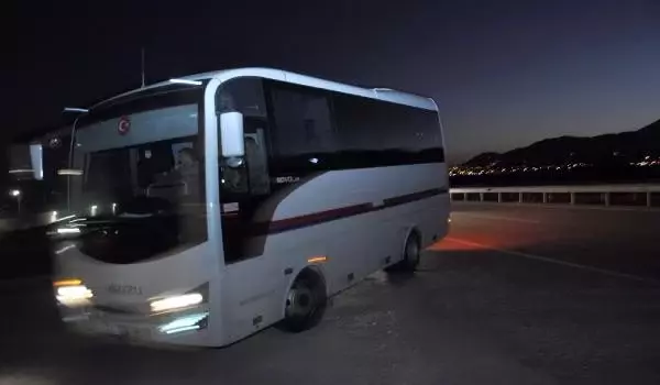 Adıyaman'daki 200 mahkum İslahiye'ye getirildi Adıyaman'daki 200 mahkum İslahiye'ye getirildi