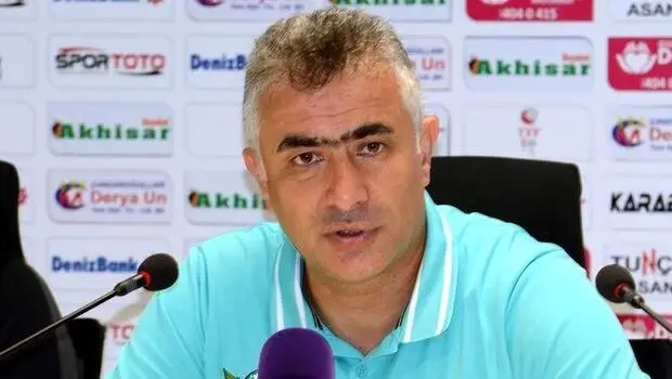Akhisarspor Teknik Direktörü Mehmet Altıparmak:
