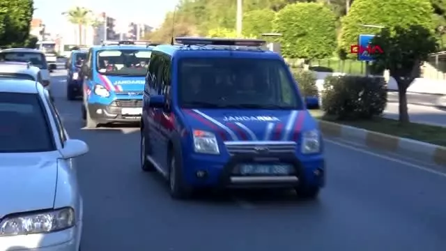 Antalya kavga ihbarına giden jandarma, suç örgütünü çökertti.