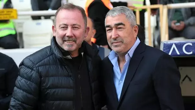 Beşiktaş'ta Avcı'nın yerine tüm yollar Sergen Yalçın'a çıkıyor! Beşiktaş'ta Avcı'nın yerine tüm yollar Sergen Yalçın'a çıkıyor!